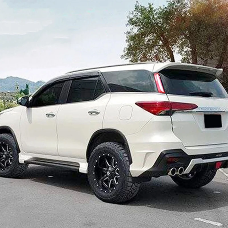 Car Flashing 1 Set LED Reflector Rear Lamp For Toyota Fortuner 2015 - 2020 Light Brake Warning