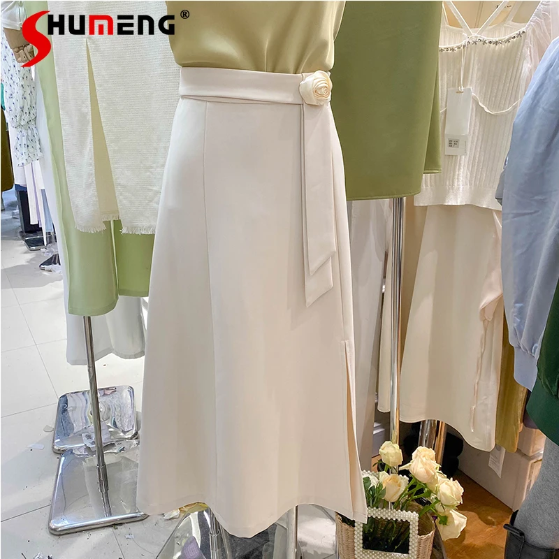 

2022 Spring New Split Mid-Length A- Line High Waist Hip Skirt Women Sweet Flower Decorative Solid Office Ladies Long Skirt Tide