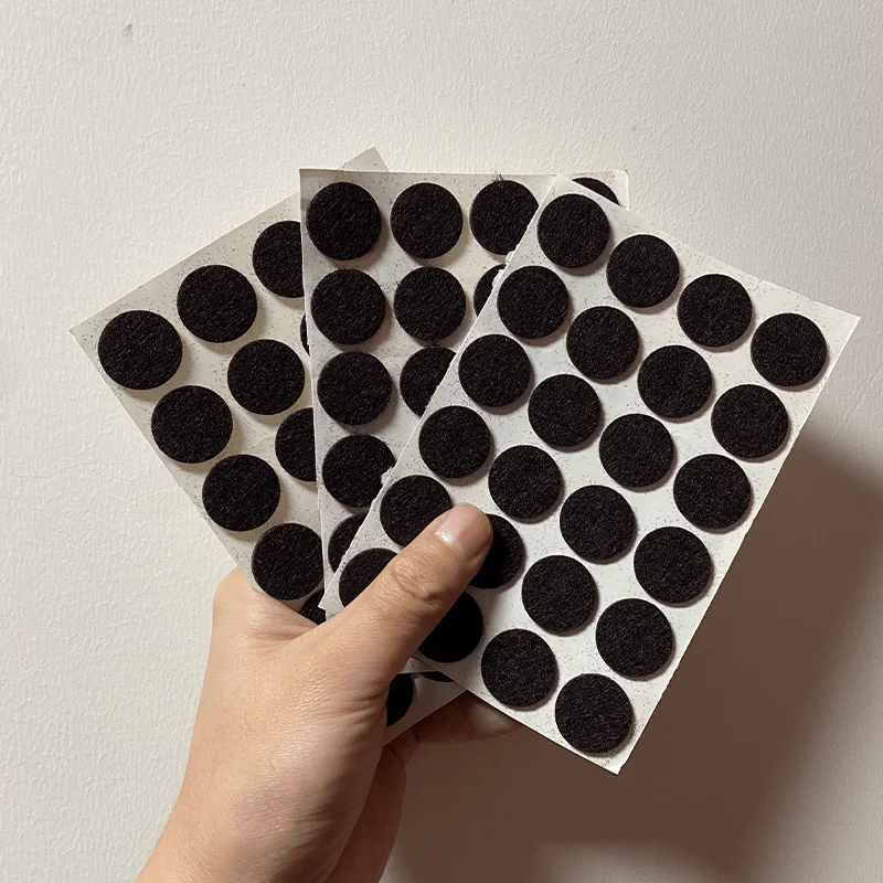 

Фетровые самоклеящиеся накладки для мебели