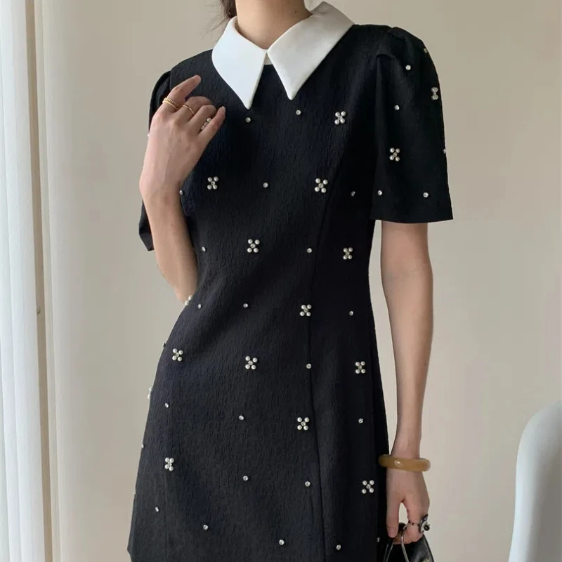 Женское платье-поло с вышивкой однотонное приталенное Повседневное платье