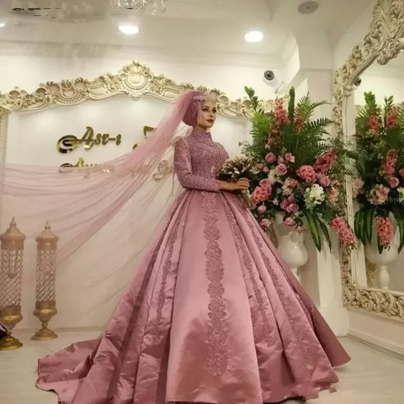 

Dusty Pink Islamic Muslim Arabian lace Wedding Dresses with Long Sleeves High Neck Ball dress Dubai Kaftan Arabic Bridal Gown