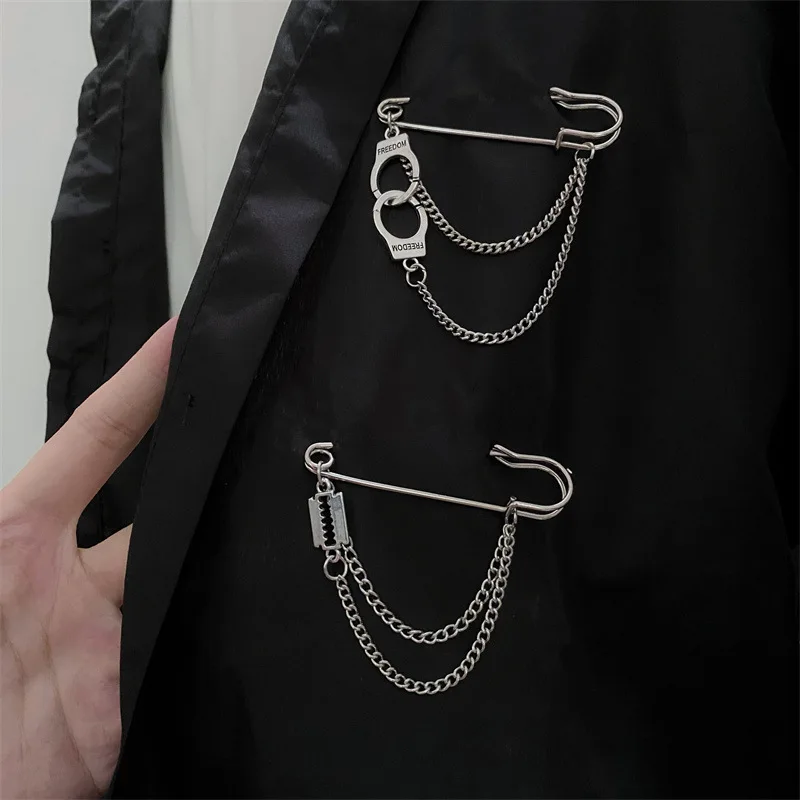 

Retro Punk Metal Butterfly Brooches for Women Man Silver Color Hip Hop Tassel Chain Lapel Pins Waist Adjuster Brooch Accessories