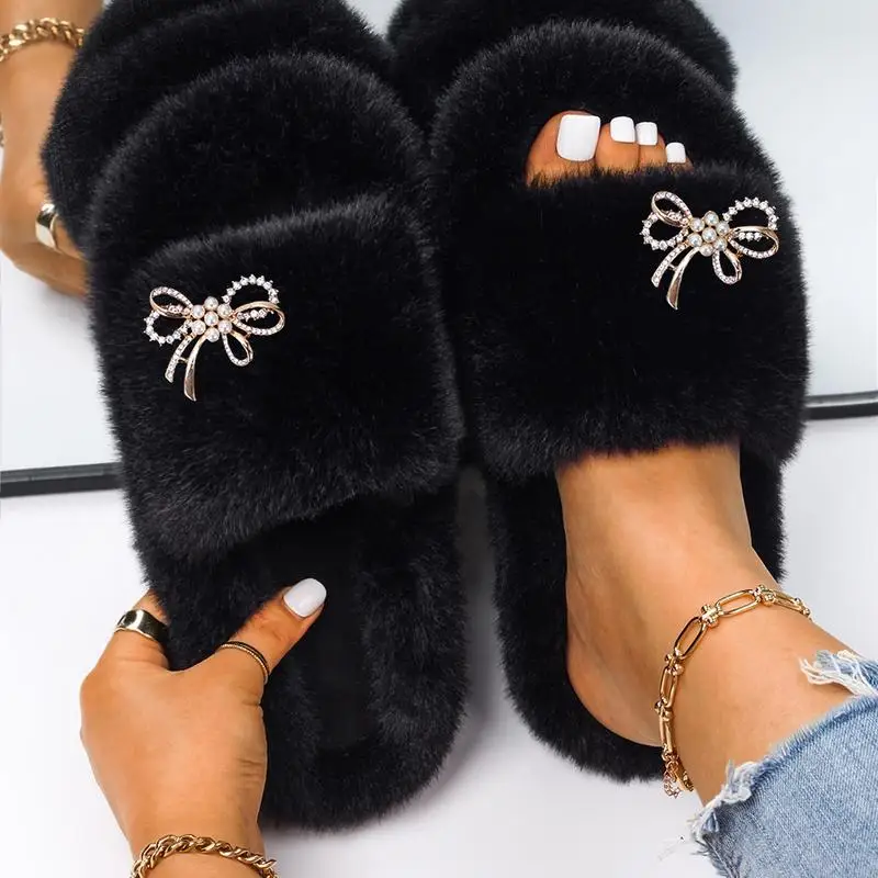 Winter Warm Slides Ladies Alloy Diamond Bowknot Furry Slippers Faux Fur Fluffy Sandals for Women Indoor Slides Plush Shoes