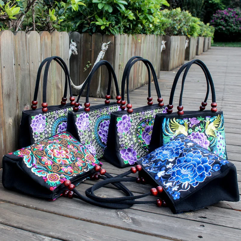 

2023 Women's Embroidery Bag New Ethnic Style Embroidery Bag Canvas Bag Women's Handbag