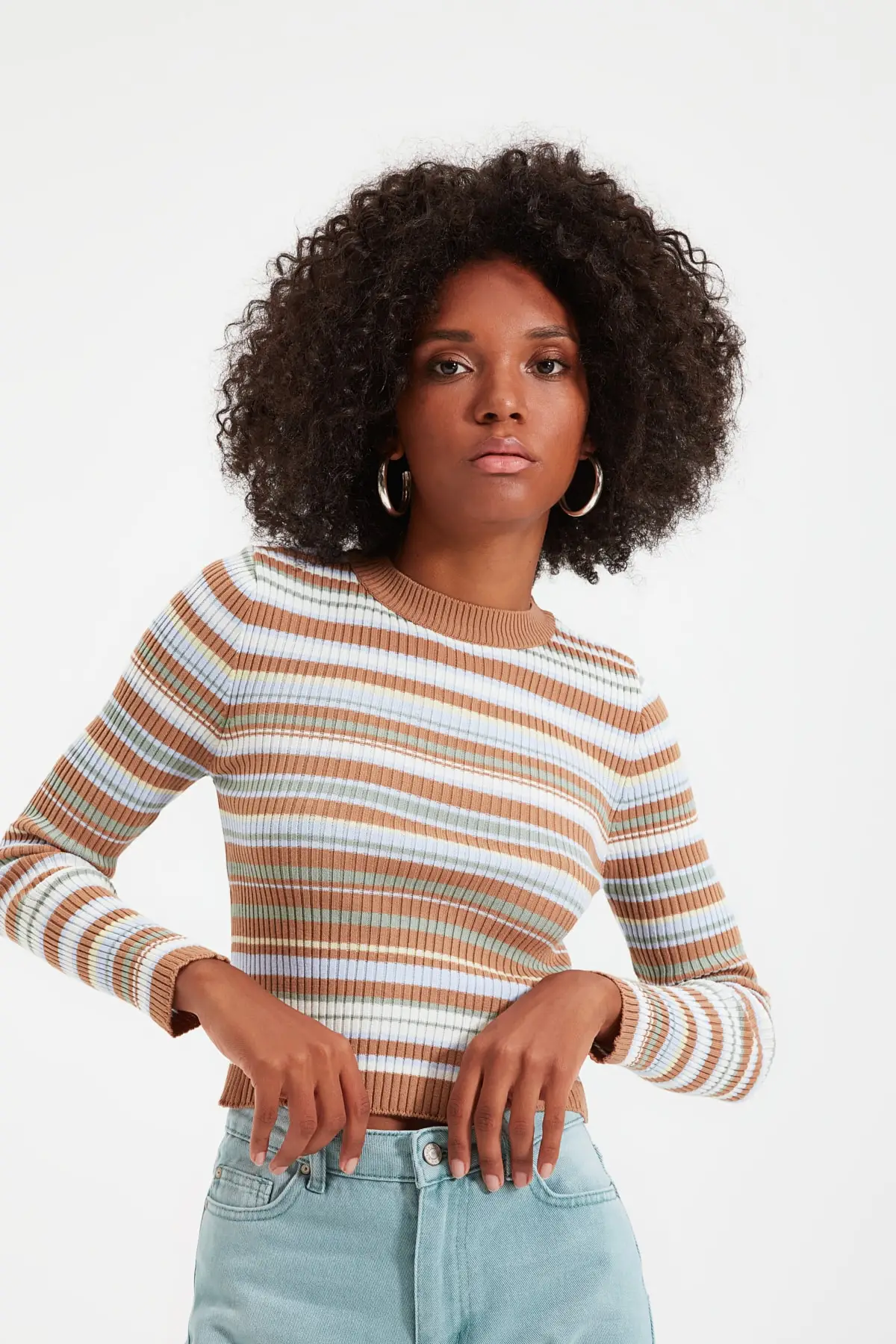 

Trendyol With Color Block Crop Knitwear Sweater TWOAW22KZ1114