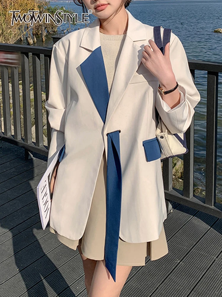 

Женский свободный Блейзер TWOTWINSTYLE, белый Повседневный Блейзер составного кроя с английским воротником, длинными рукавами и шнуровкой на лето 2019