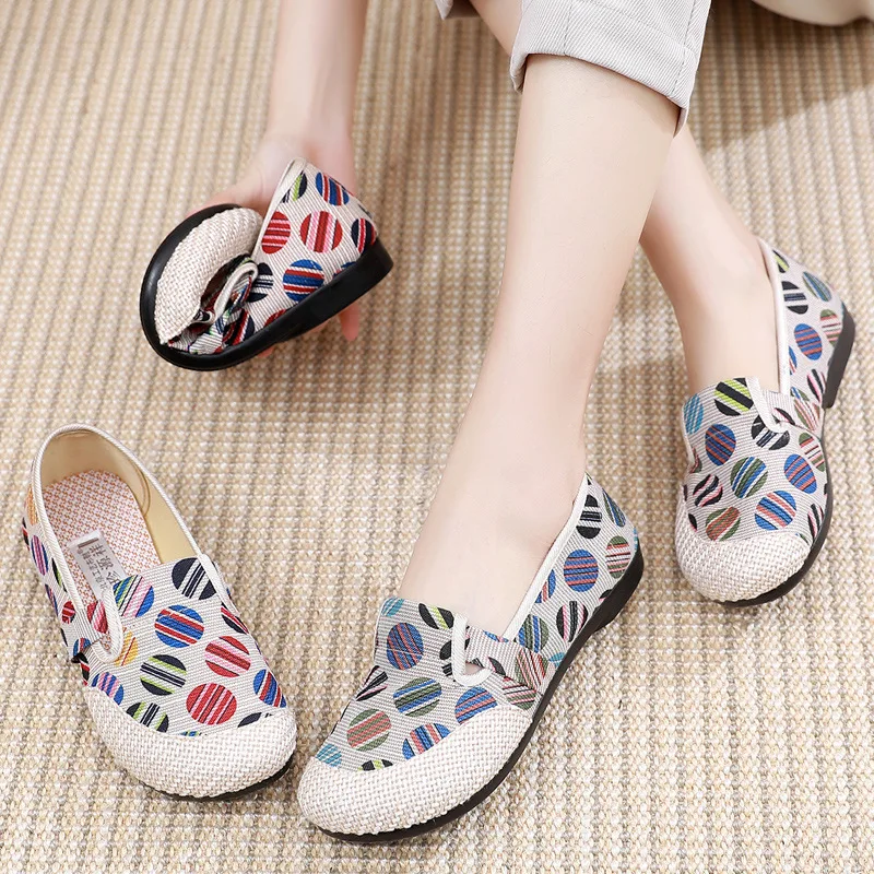 inexpensive walking shoes for mom elderly women summer loafers ladies printed canvas shoes free shipping casual slip on sneakers