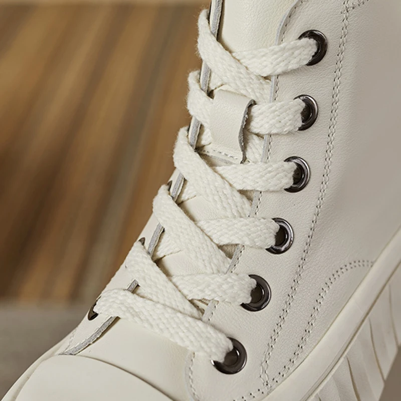 Женские высокие кроссовки натуральная кожа толстая подошва черные белые на