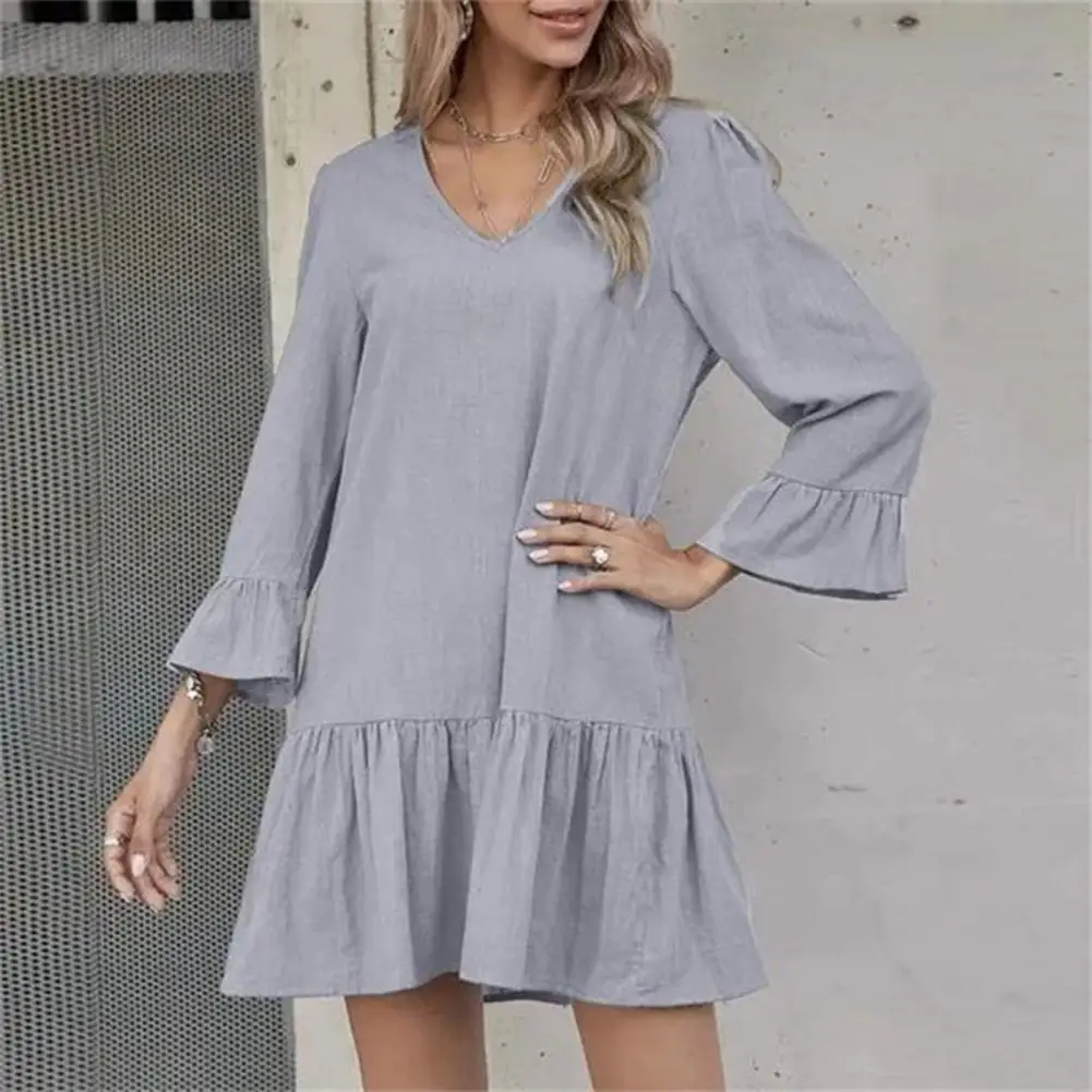 

Elegant Women Dress Stylish Women's V Neck Pleated Patchwork Dress Loose Hem Solid Color Three Quarter Trumpet Sleeves Soft