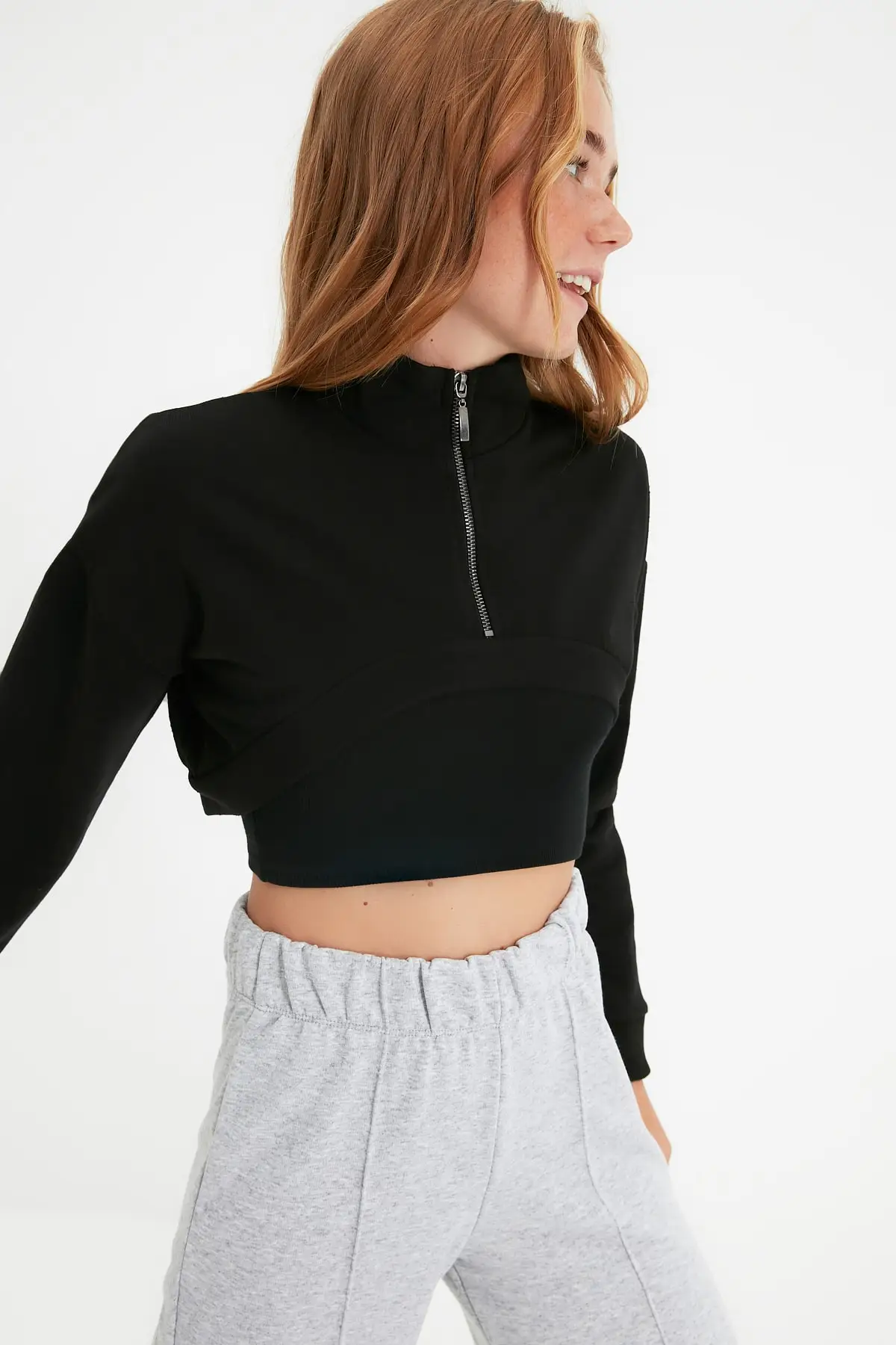 

Trendyol Super Crop Zipper Knitted Sweatshirt TWOAW22SW1549