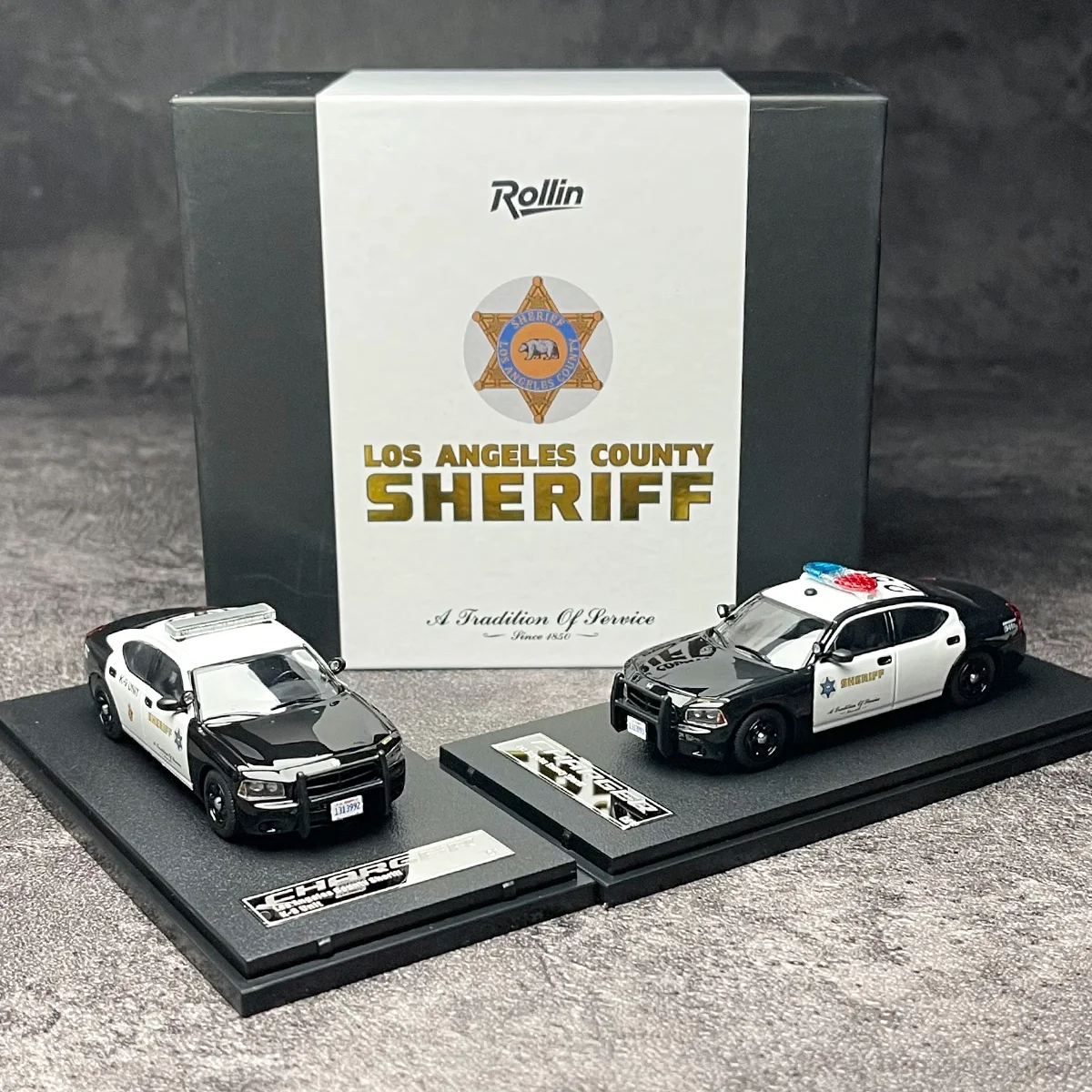 Коллекционная модель полицейской машины Dodge Charger Sheriff из сплава, масштаб 164, набор из двух машинок, подарок для демонстрации (art.: 3920d96efb245) - 3920d96efb245