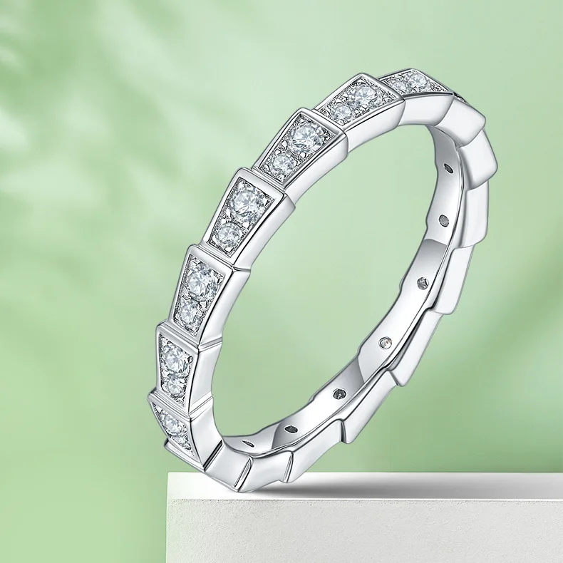 Creative Luxurious Snake Shaped 0.5CT Moissanite Exquisite S925 Women's Ring For Fashion Party Commuting Jewellery