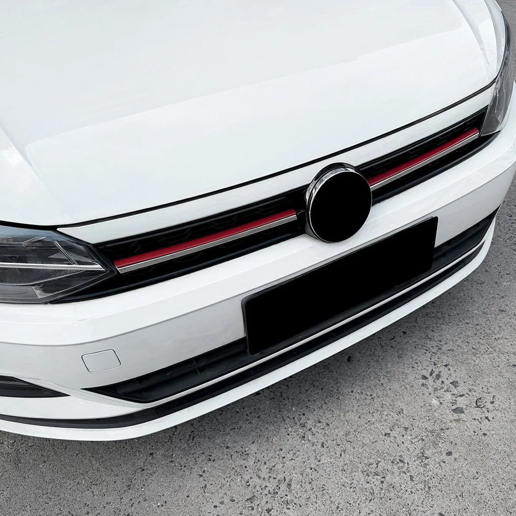 Фото Центральная решетка переднего бампера в стиле GTI для Volkswagen Polo MK6 2018-2021, верхняя решетка сотовой структуры, спортивные решетки переднего бампера. №5