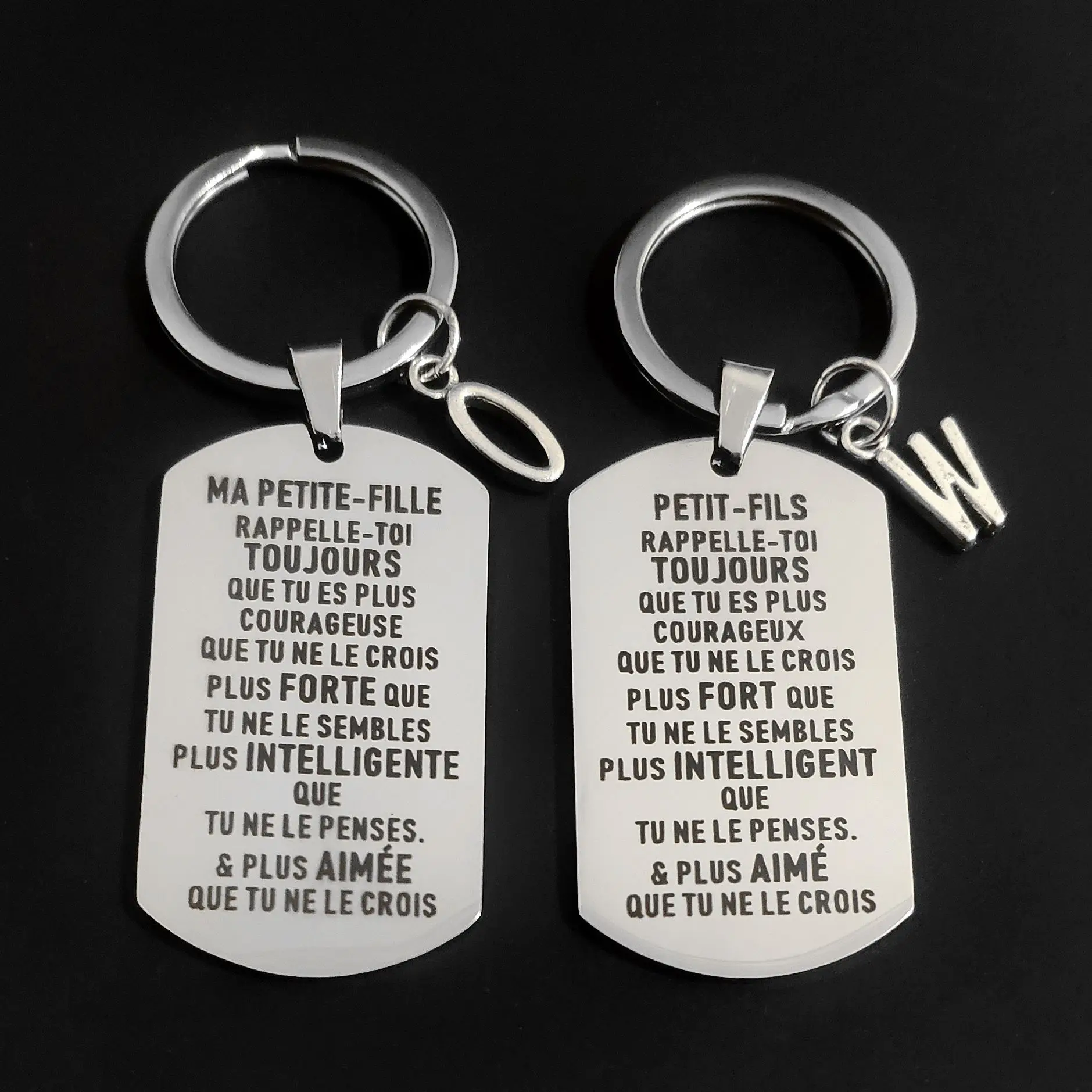 

Birthday Keys Holder Creative Keyring Stainless Steel Ornaments PETIT-FILS MA PETITE-FILLE Gifts DIY Wedding 26 Letters Fashion