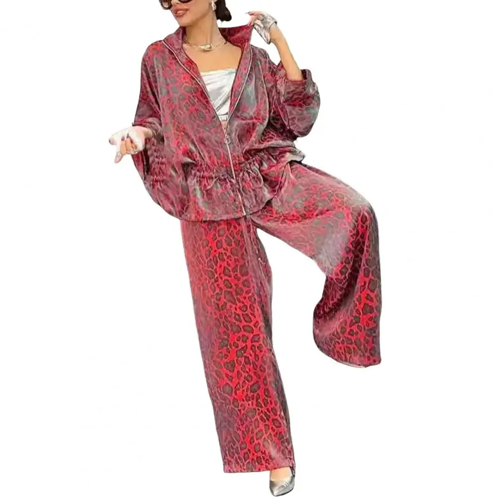 Комплект офисной одежды Женский комплект из рубашки и брюк с леопардовым принтом