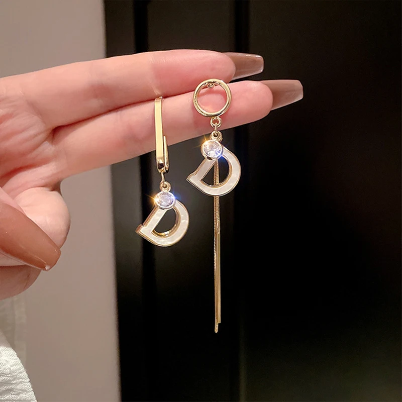 

Trendy Brand Letter D Asymmetric Long Tassel Zircon Earrings For Women New Korean Fashion Sparkling Earrings Jewelry Party Gifts