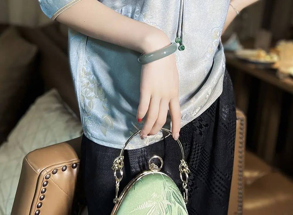 Женская рубашка в китайском стиле