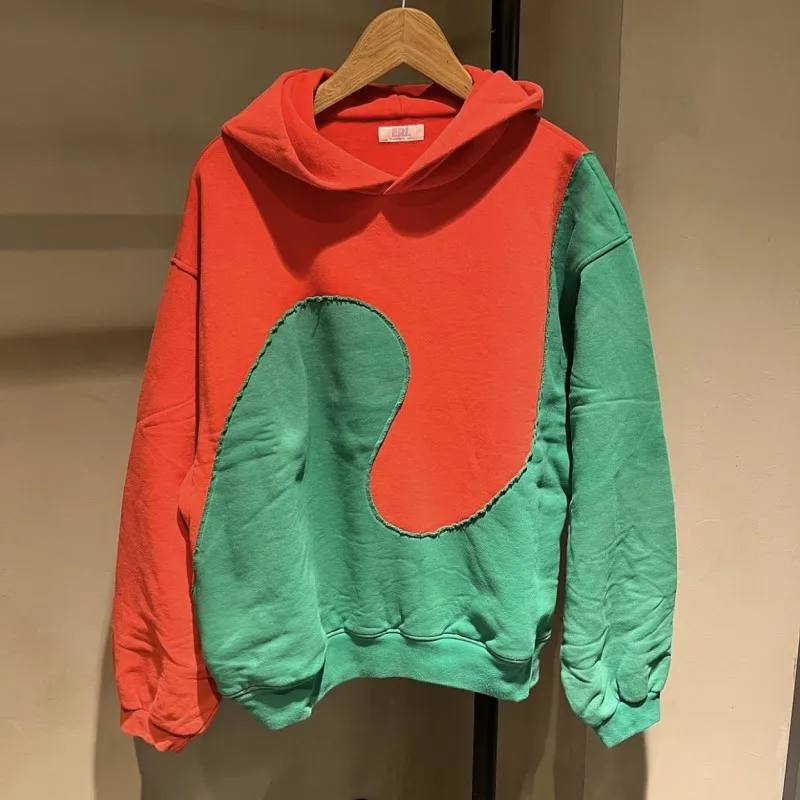 

Толстовка ERL SWIRL для мужчин и женщин, пуловер контрастных цветов с капюшоном, красного и зеленого цветов, с прострочкой в стиле High Street