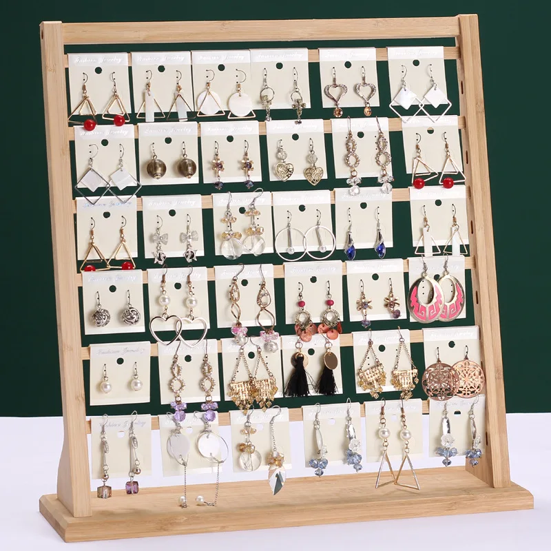 

Деревянная подставка для сережек-гвоздиков