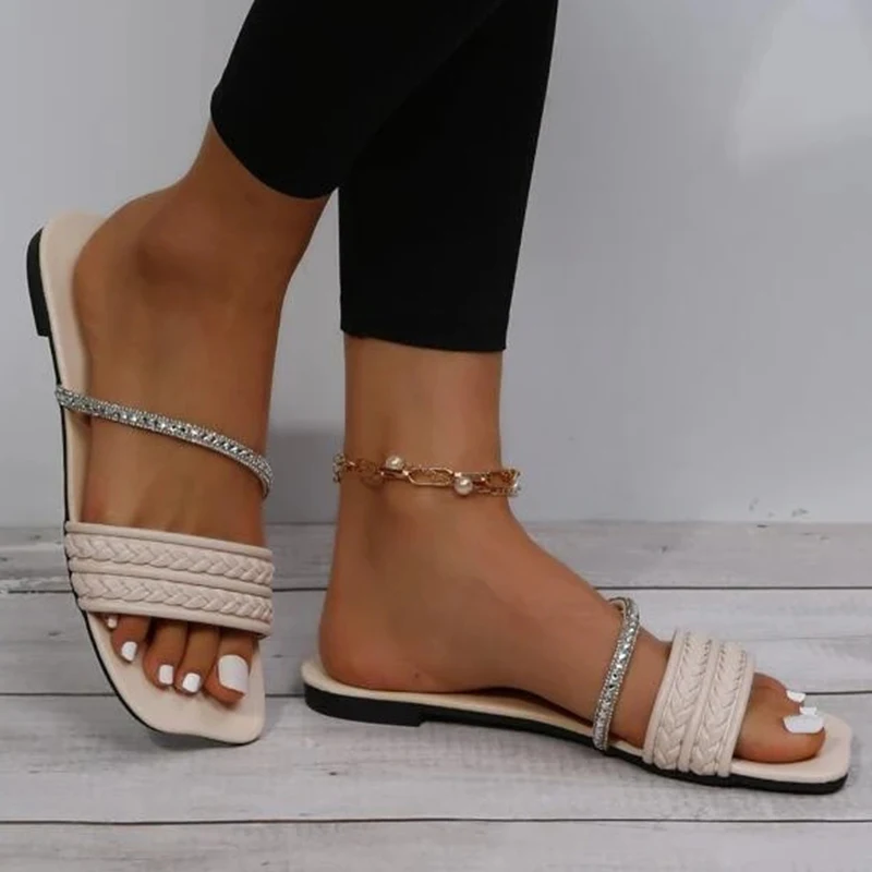 Fashion Rhinestone Weave Design Women Slides Flat Bottom Non-slip Outdoor Beach Woman Sandals 2023 New Sexy Slippers Woman Shoes