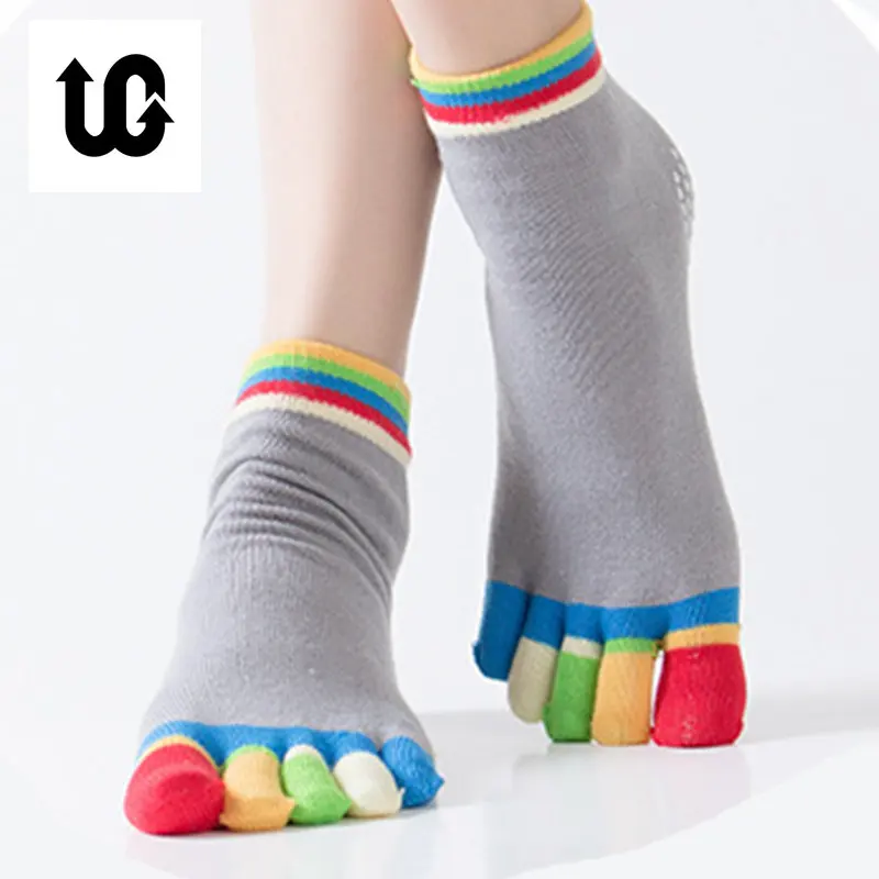 Купи Women Sports Colorful Yoga Socks Hot Fitness Pilates Cotton Socks Rainbow Workout Anti Slip Toe Socks Breathable за 206 рублей в магазине AliExpress