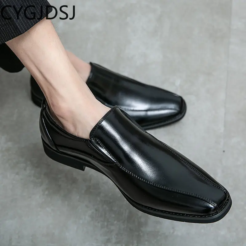 

Slip on Shoes Men Casuales Wedding Dress Loafers Men Italiano Oxford Shoes Casuales Dress Shoes for Men Business Suit Chaussures