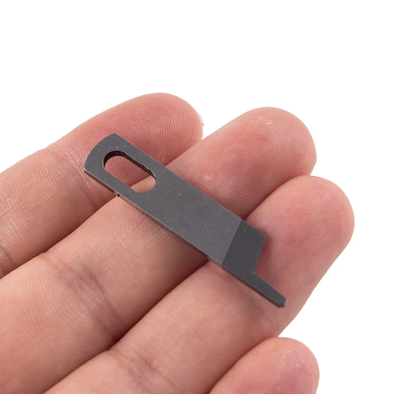 Singer SINGER 14U НИЖНИЙ НОЖ Бытовые многофункциональные швейные станки 412585 / 550449 1 шт.