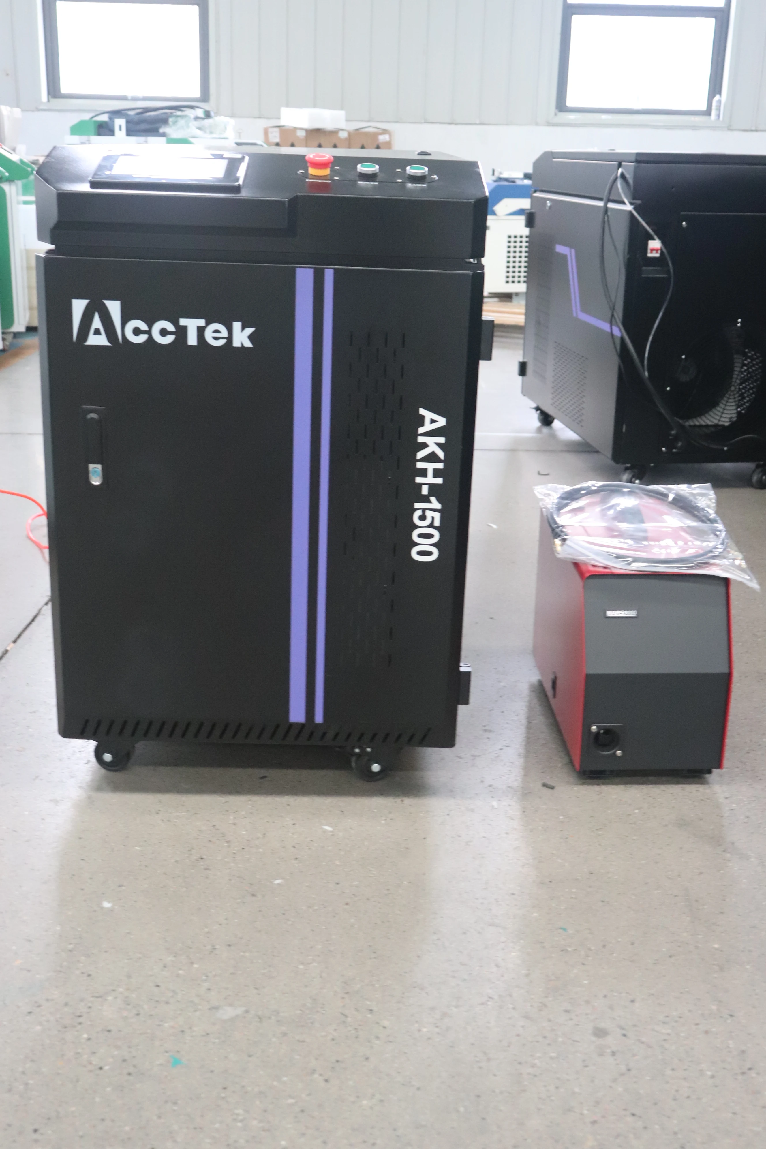 Многофункциональный волоконно-лазерный очиститель сварочный режущий аппарат 3