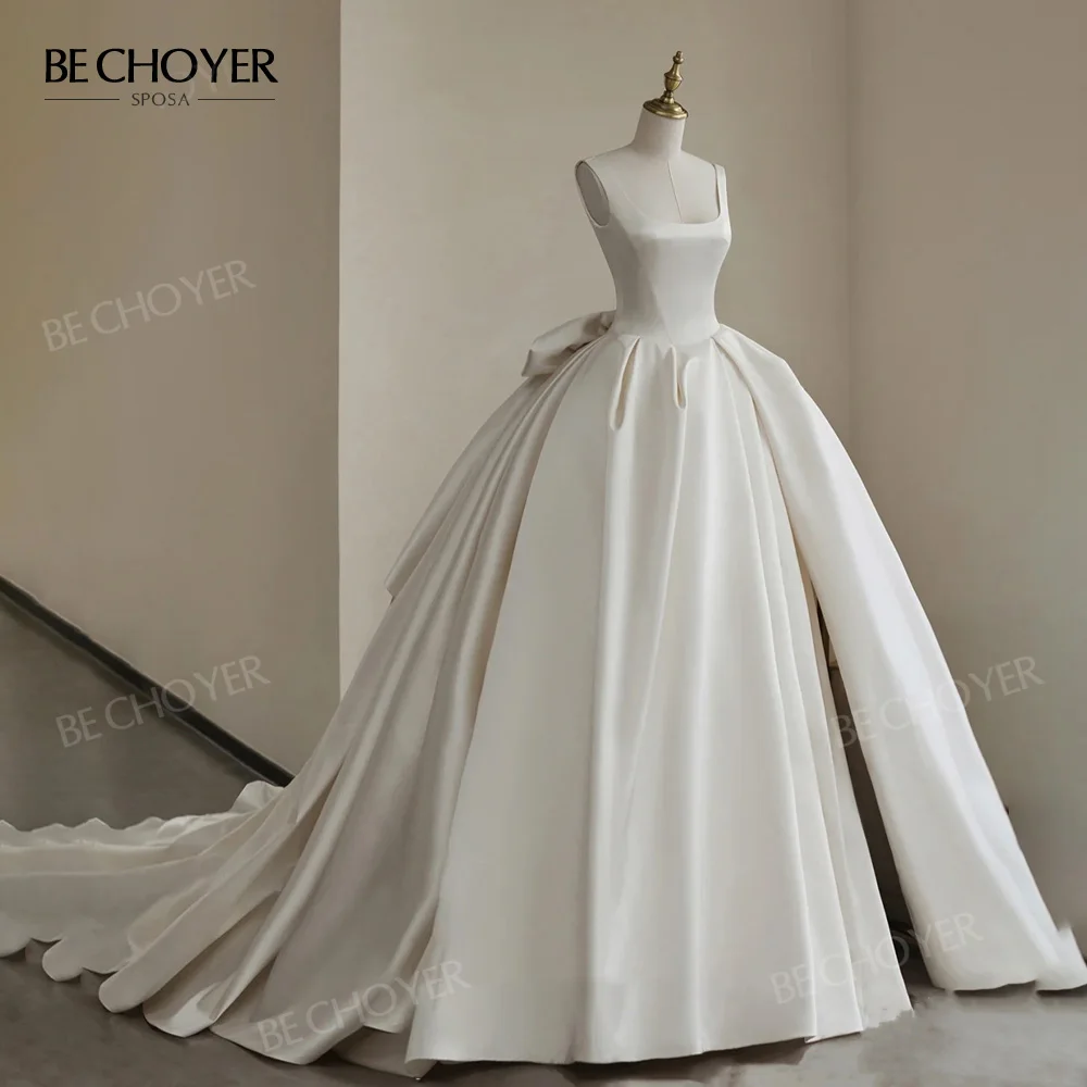 

Wedding Dress Sleeveless Bow Satin Square Collar Bride Gowns 2023 Court Train Princess BECHOYER B347 Plus Size Vestido de Noiva