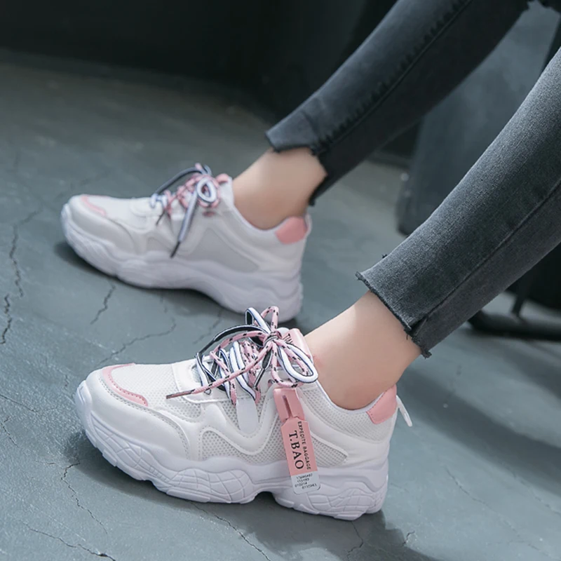 

Женские кроссовки на массивной платформе, повседневные дышащие кроссовки в Корейском стиле на толстой подошве, без шнуровки, разные цвета, модель 2021 на осень