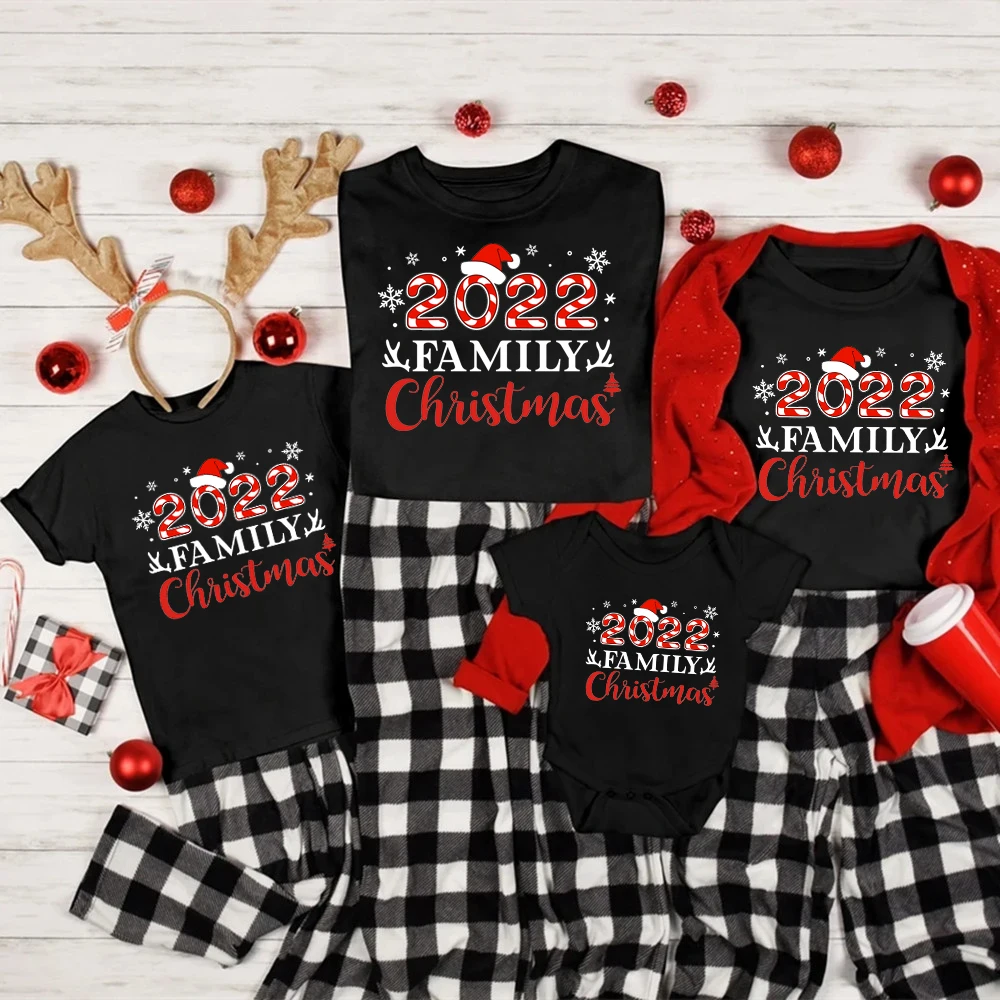 

2022 Family Christmas Shirts Cotton Matching Dad Mom Kids Tees Baby Bodysuits Christmas Hat Family Look Xmas Party Clothes Gifts