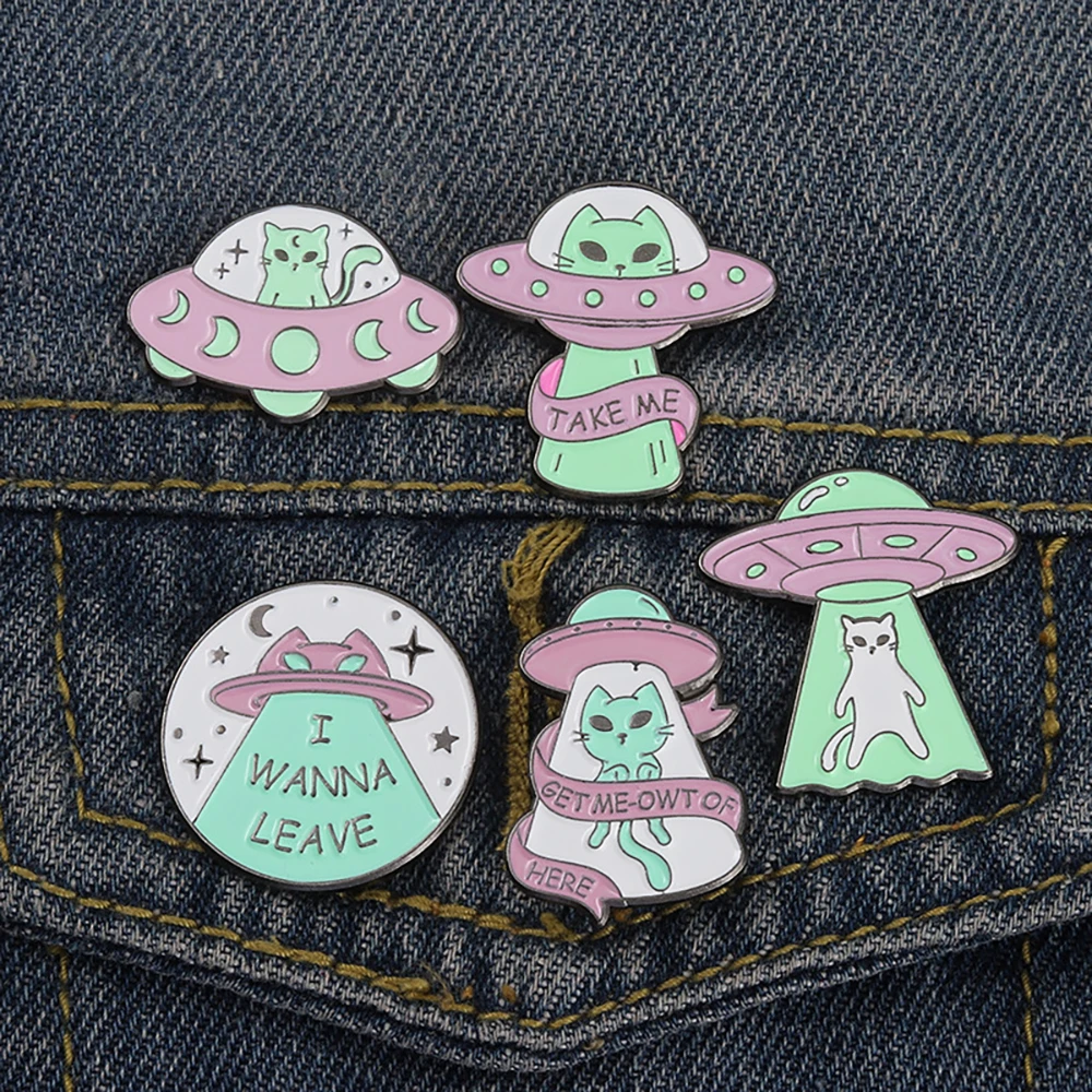 

'Escape Here' Alien Cat Enamel Pins Funny Bag Brooch Lapel Badge Cartoon Science Fiction Jewelry Gift for Kids Friends