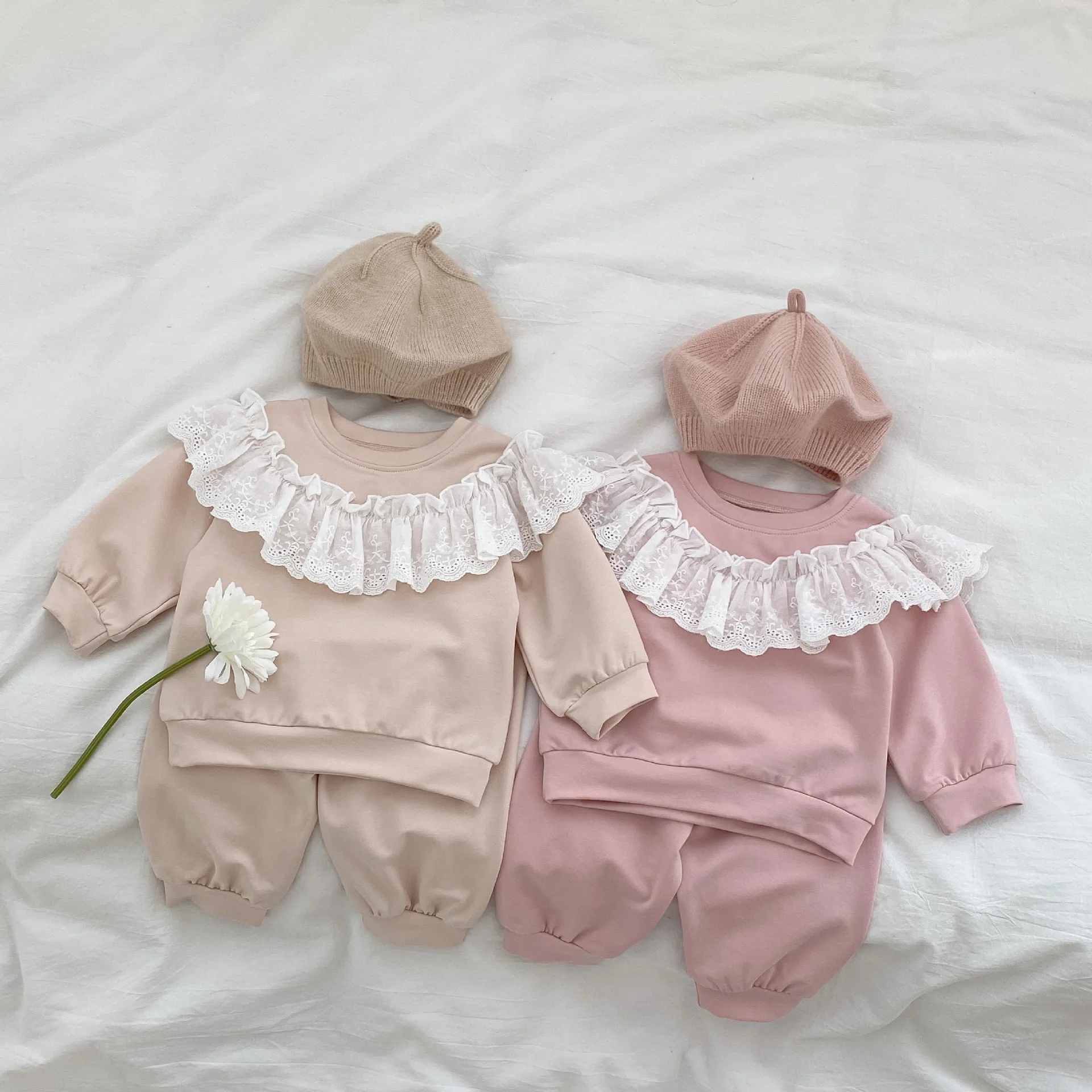

Girl Kids Sweatshirts Hollow-out Decorative Border Tops And Toddler Infant Boutique Cotton Sweatpants Spring Fashion Set