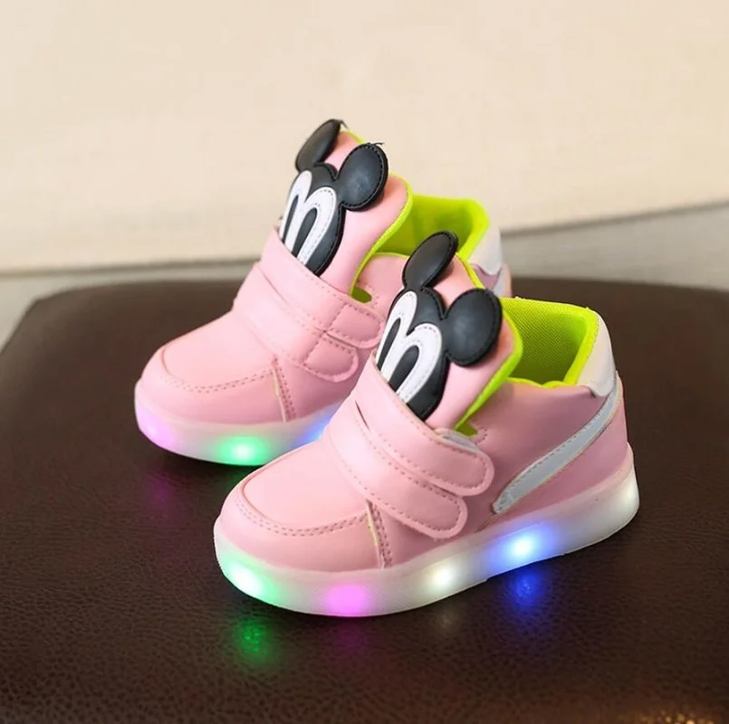 

2022 Chirldren's Spring New Children Leisure Led girl Sports shoes Baby Luminous lighted SHOES Boys Glowing Kids Sneakers