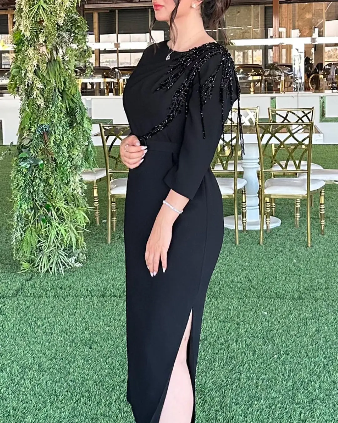 

Elegant Mermaid Long Sleeves Prom Dresses O-Neck Pleated Black Satin Beadings Tassels Tea Length Formal Party Dresses