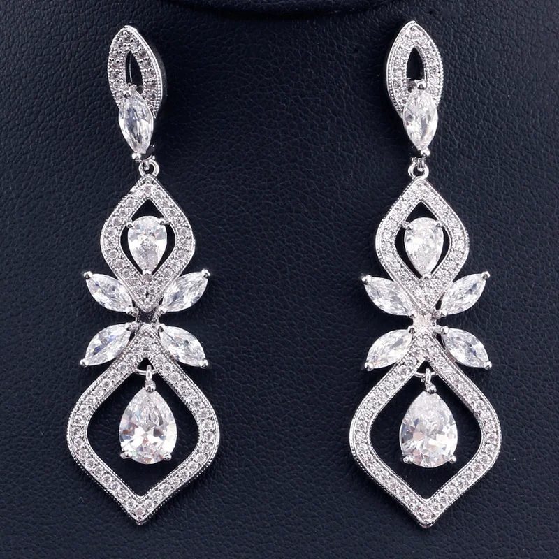

2022 New Silver Needle Fashion Geometric White Color Zircon Dangle Earrings for Womens Wedding Party Jewelry