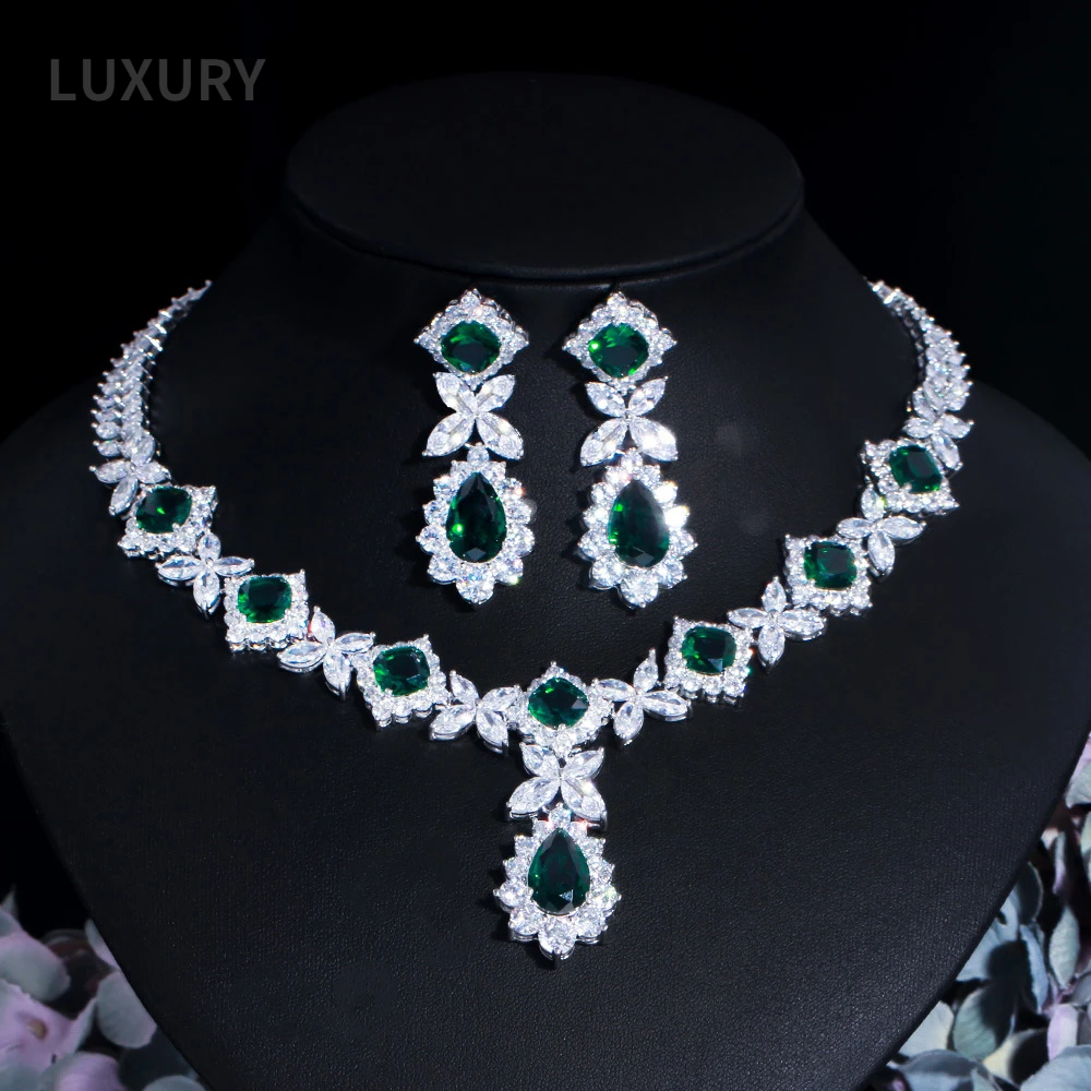 

Luxury Flower Pendant Necklace Earrings Fine Jewelry Set For Women Sparkling Wedding Party Fine Jewelry Wholesale