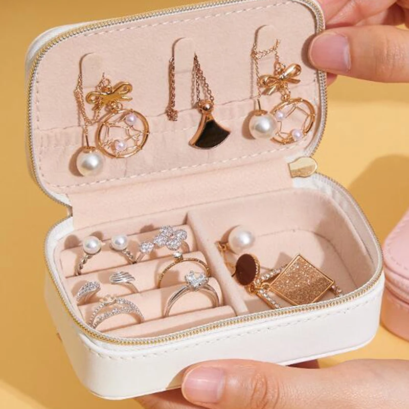 

New Small Ring Necklace Makeup Holder Leather Jewel Cases Jewelry Organizer