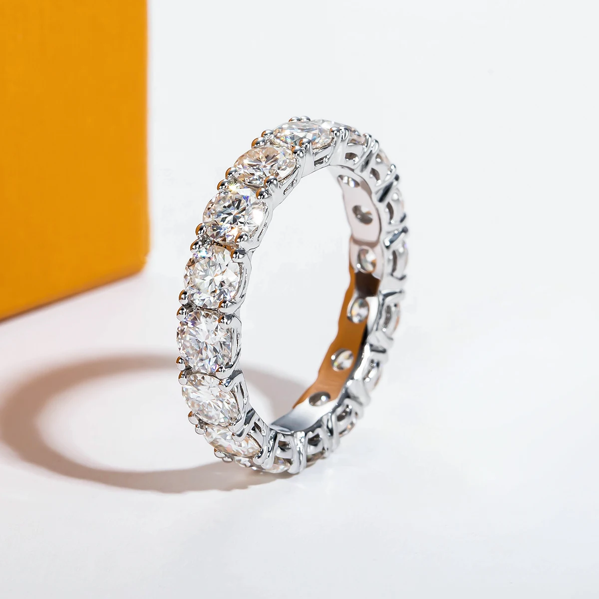 

4mm D Color Moissanite Eternity Band Wedding Rings With GRA Solid 925 Sterling Silver Platinum Gold Plated Rings Wholesale