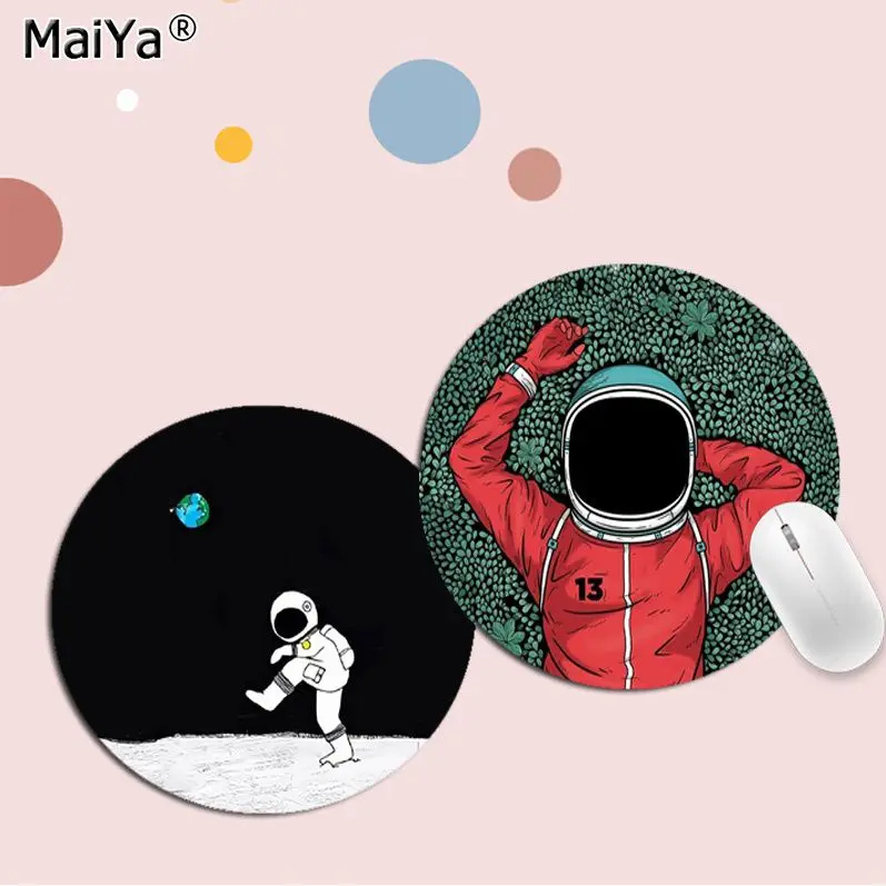 

Astronaut 20x20cm Round Kawaii Cartoon Anime Gaming Mouse Pad Keyboard Mouse Mats Deskpad Girls Padmouse Desk Play Mats