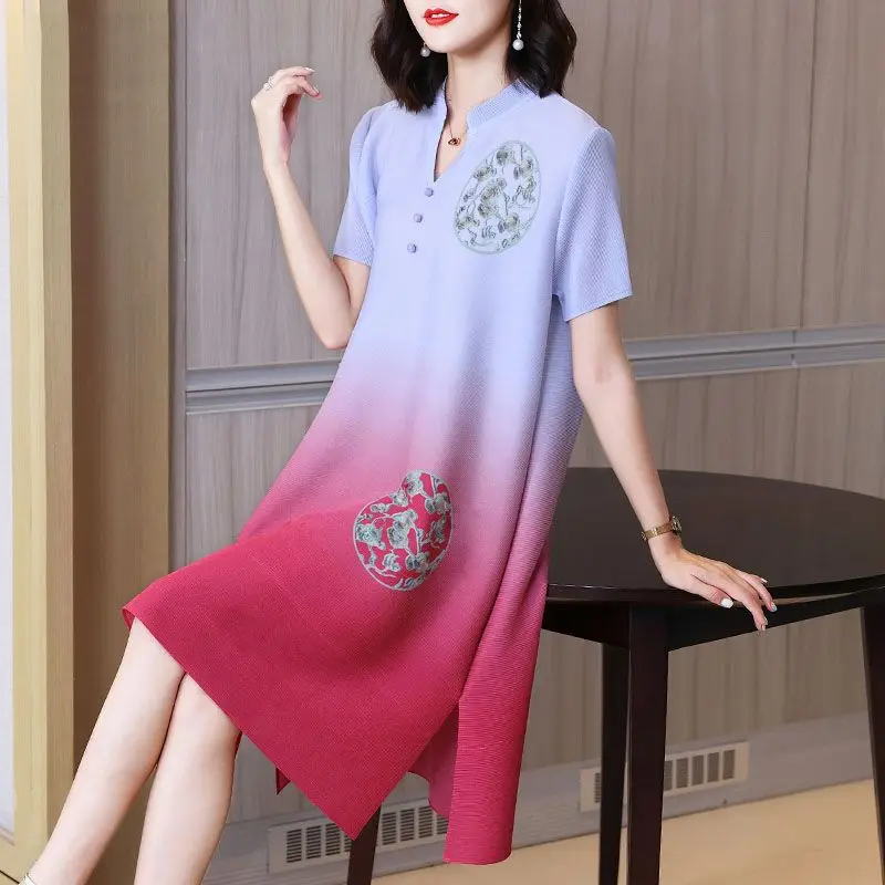 

Loose and thin gradient color printing Chinese fashion short-sleeved pleated dress 2023 new western v neck casual dress female