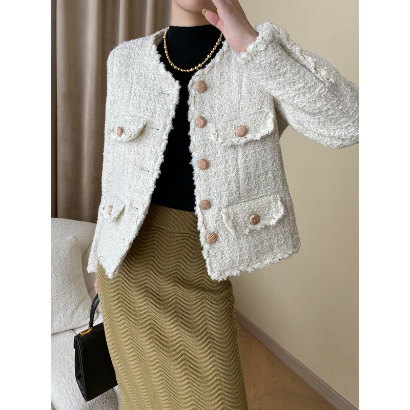 Рисунок 2 - Женская куртка с круглым вырезом