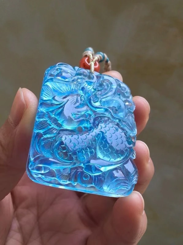 Женская бижутерия подвеска из натурального голубого аквамарина в виде дракона