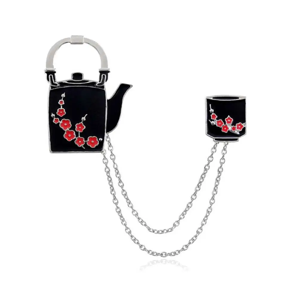 

Эмалированная брошь в виде чашки чайника