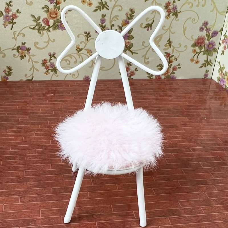 

1: 12 Doll House Diy House Mini Model Scene Accessories Butterfly Chair with Plush Cushion Armchair New