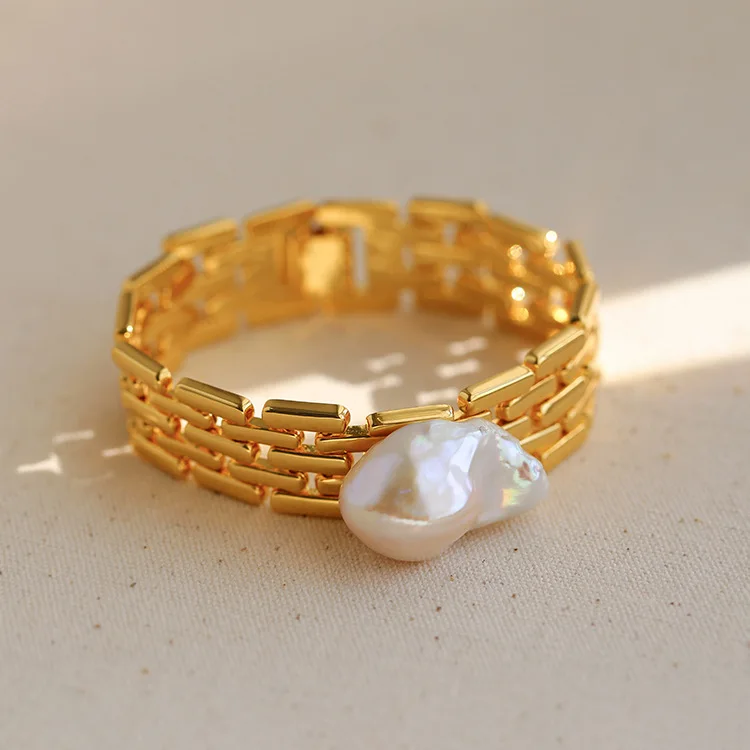 

Wide chain baroque pearl bracelet women European and American ins retro fashion trend watch chain freshwater pearl bracelet