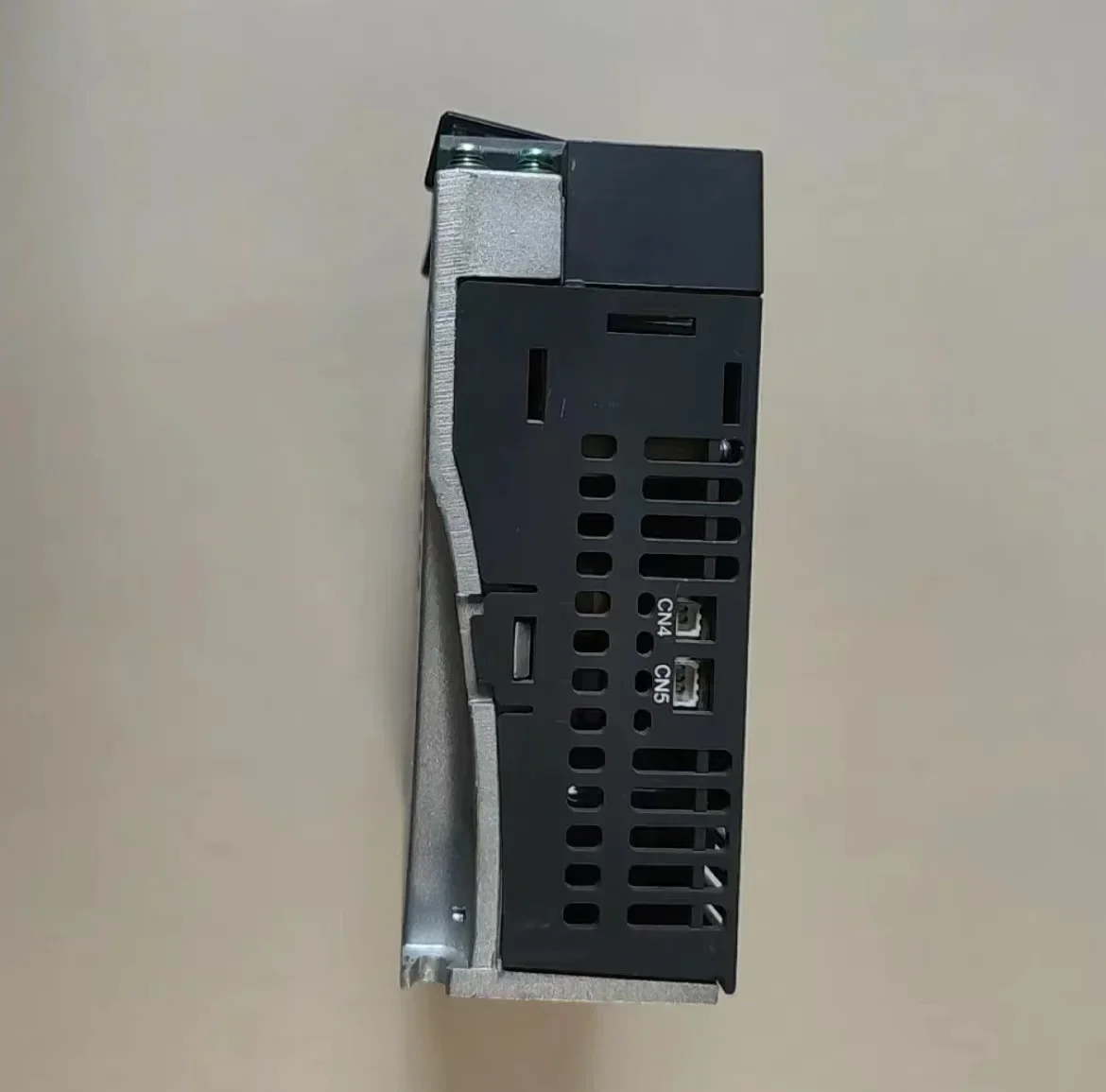 Б/у сервопривод ASD-B2-0421-B Delta B2 протестирован нормально 400 Вт.