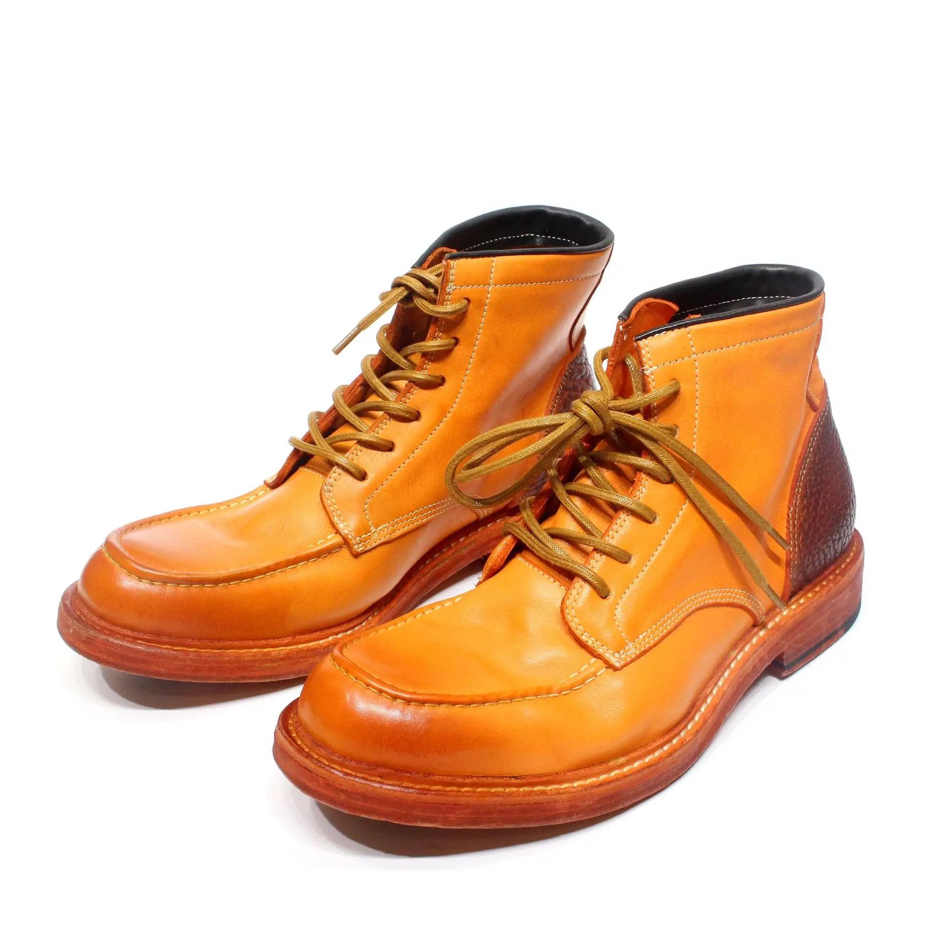 Мужские ботинки-мартинсы из промытой лошадиной кожи с подошвой натуральной