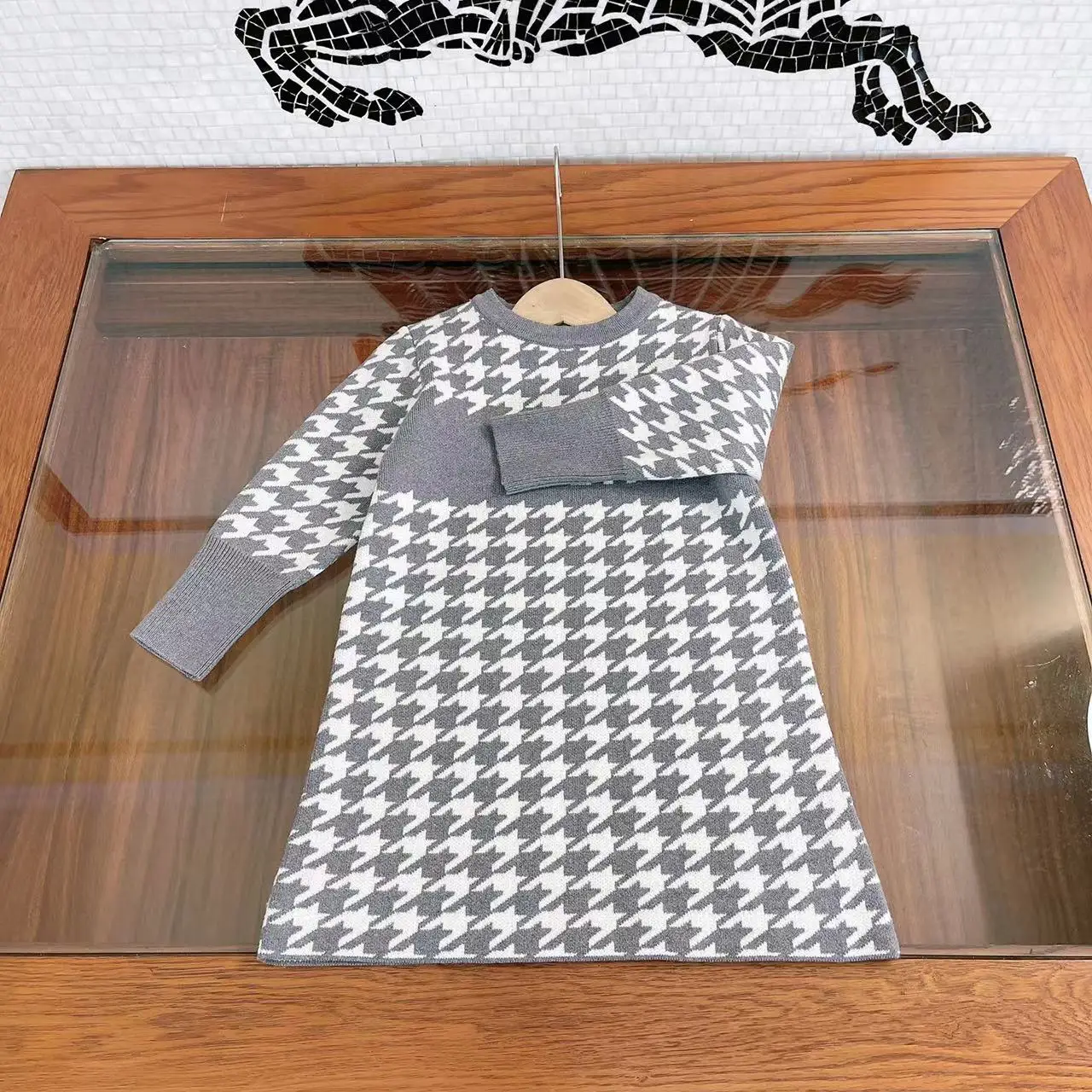 

Light luxury children's clothing 2022 new products Western style girls knitted dress, college style dress