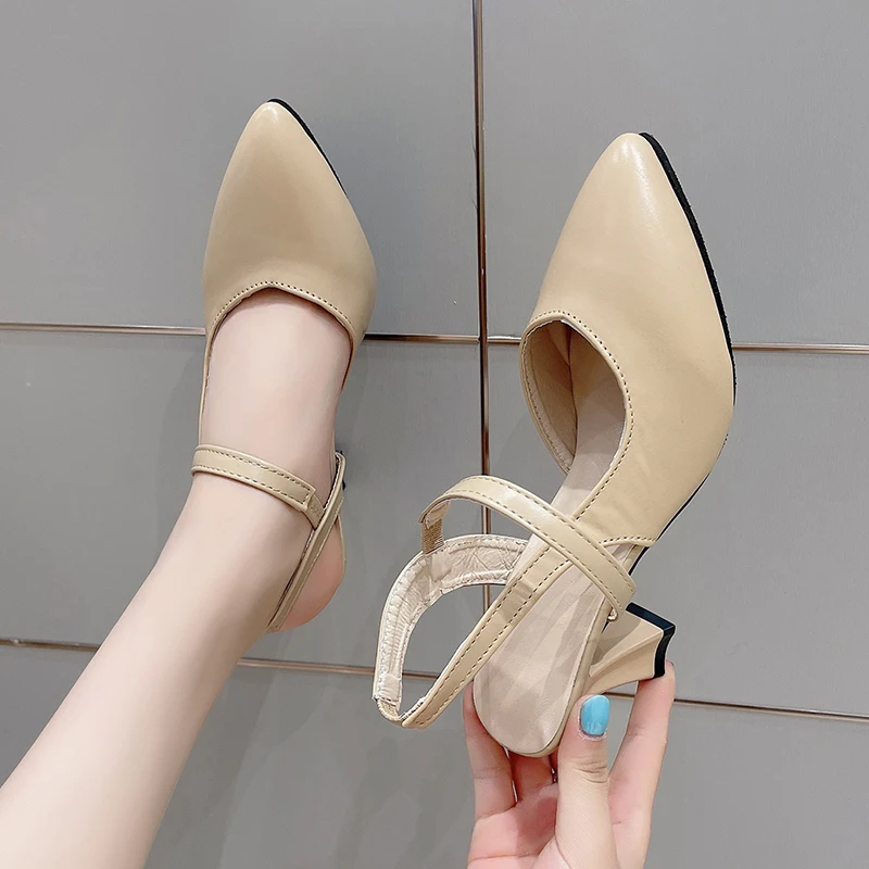 

Кожаные сандалии женские на среднем каблуке, натуральные туфли-лодочки с ремешком на щиколотке, модные босоножки с закрытым носком на спине, на лето